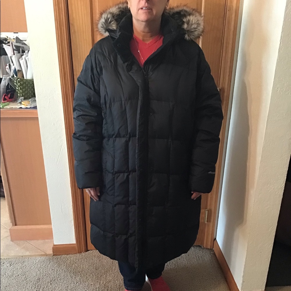 Eddie Bauer winter puffer Coat with removable hood